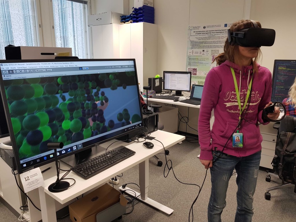 Photo of a girl wearing VR goggels.